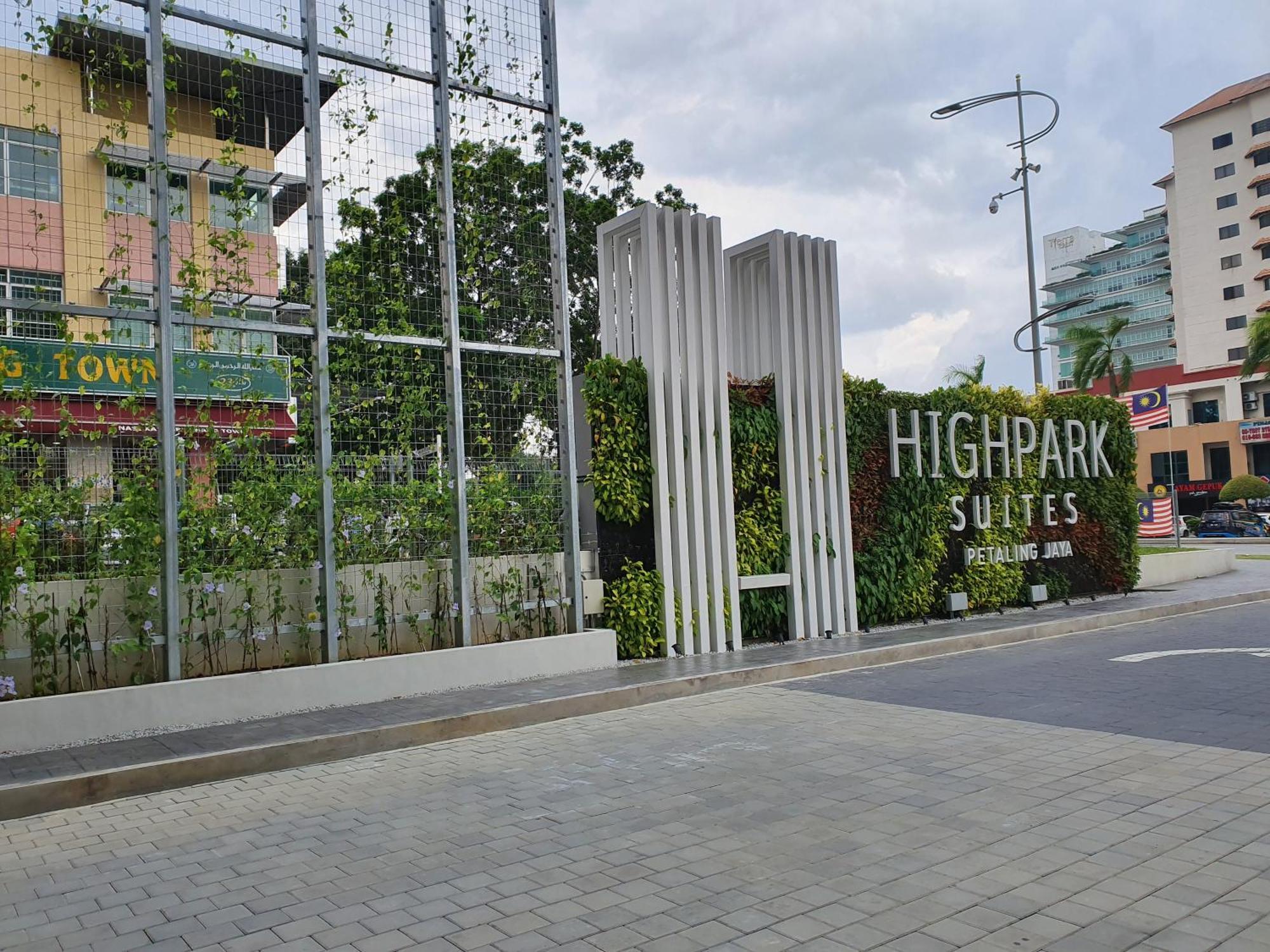 Highpark Suites At Petaling Jaya, Kelana Jaya By Plush Exterior foto